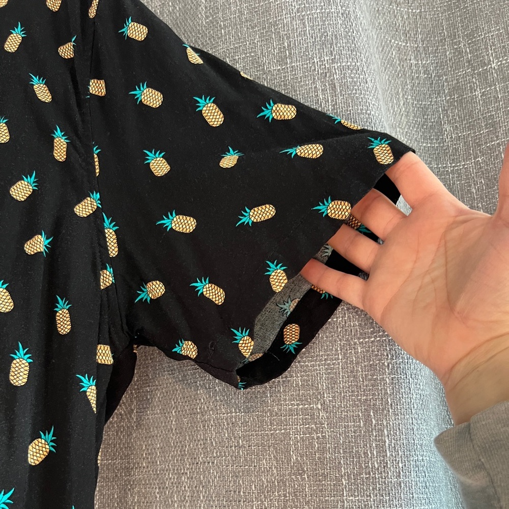 Aurora brand - Men’s short sleeve pineapple print button down shirt - size Large - Picture 5 of 12